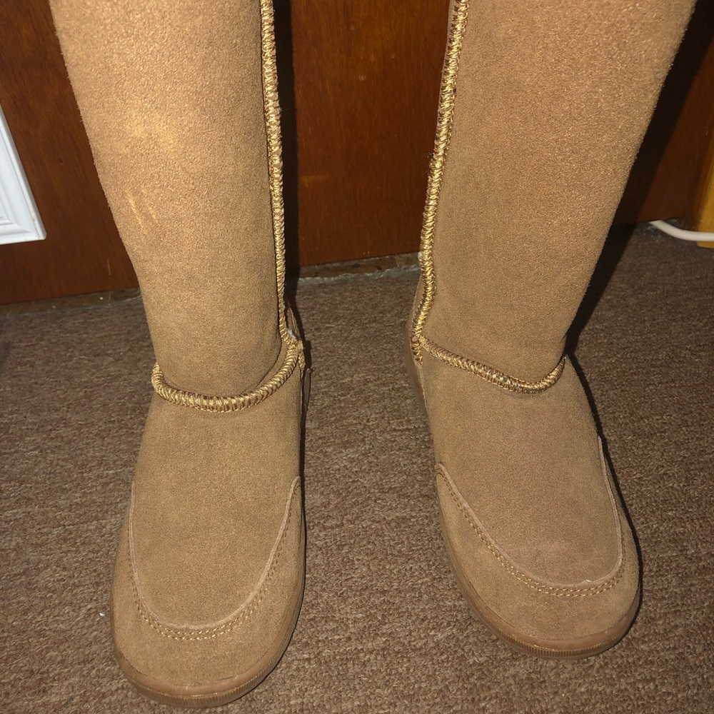 Bear paw chestnut knee-high fur boots